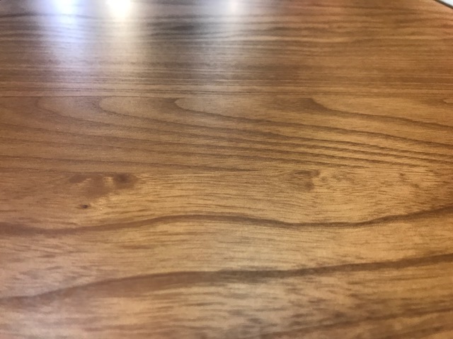 ダイニングテーブルの塗装の種類