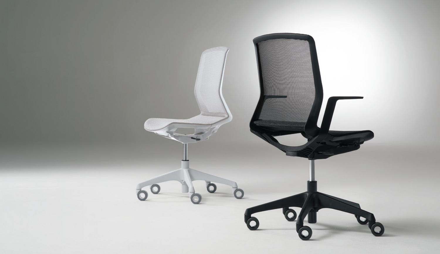 「シナーラ」究極の軽さと考え抜かれたシンプルデザイン