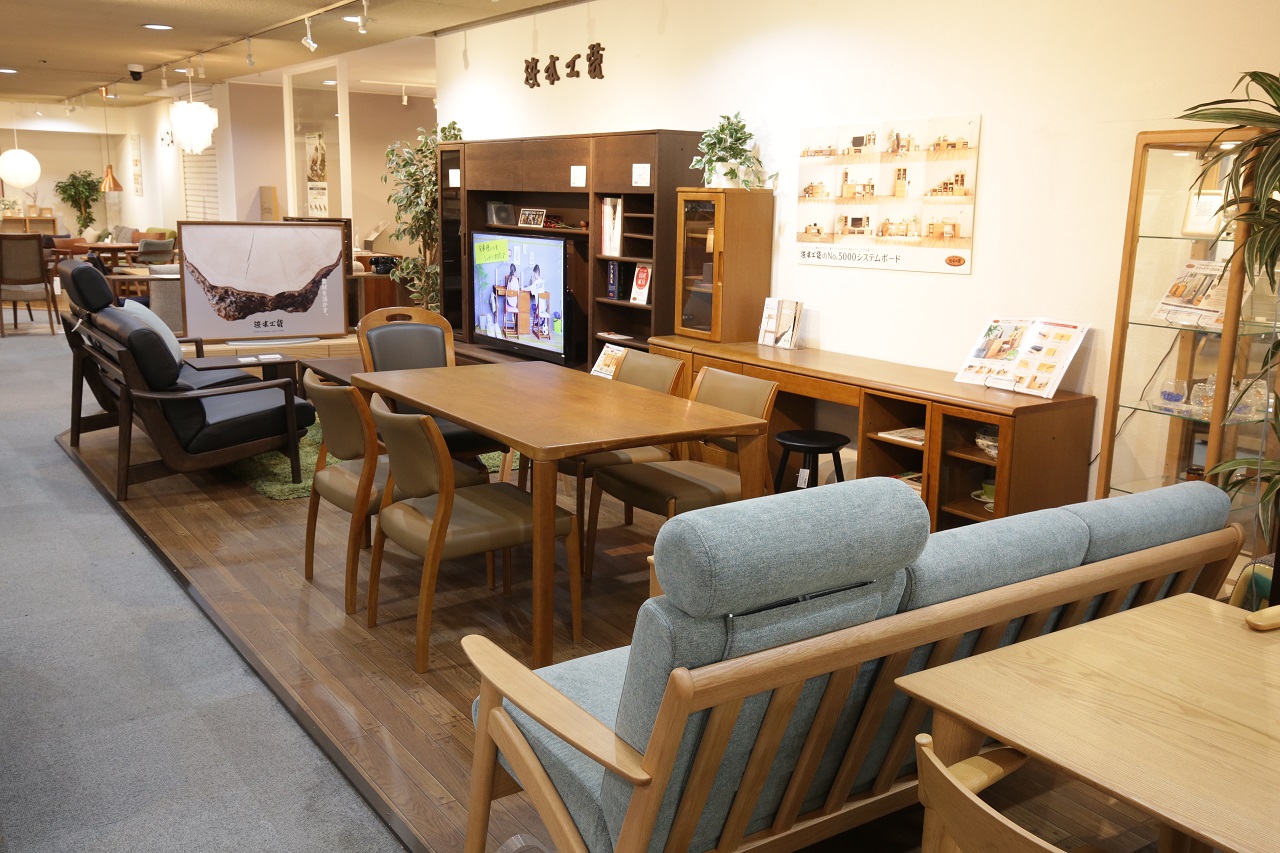 上質な家具は高価です。・・が、賢く手に入るのは今、ココだけ!