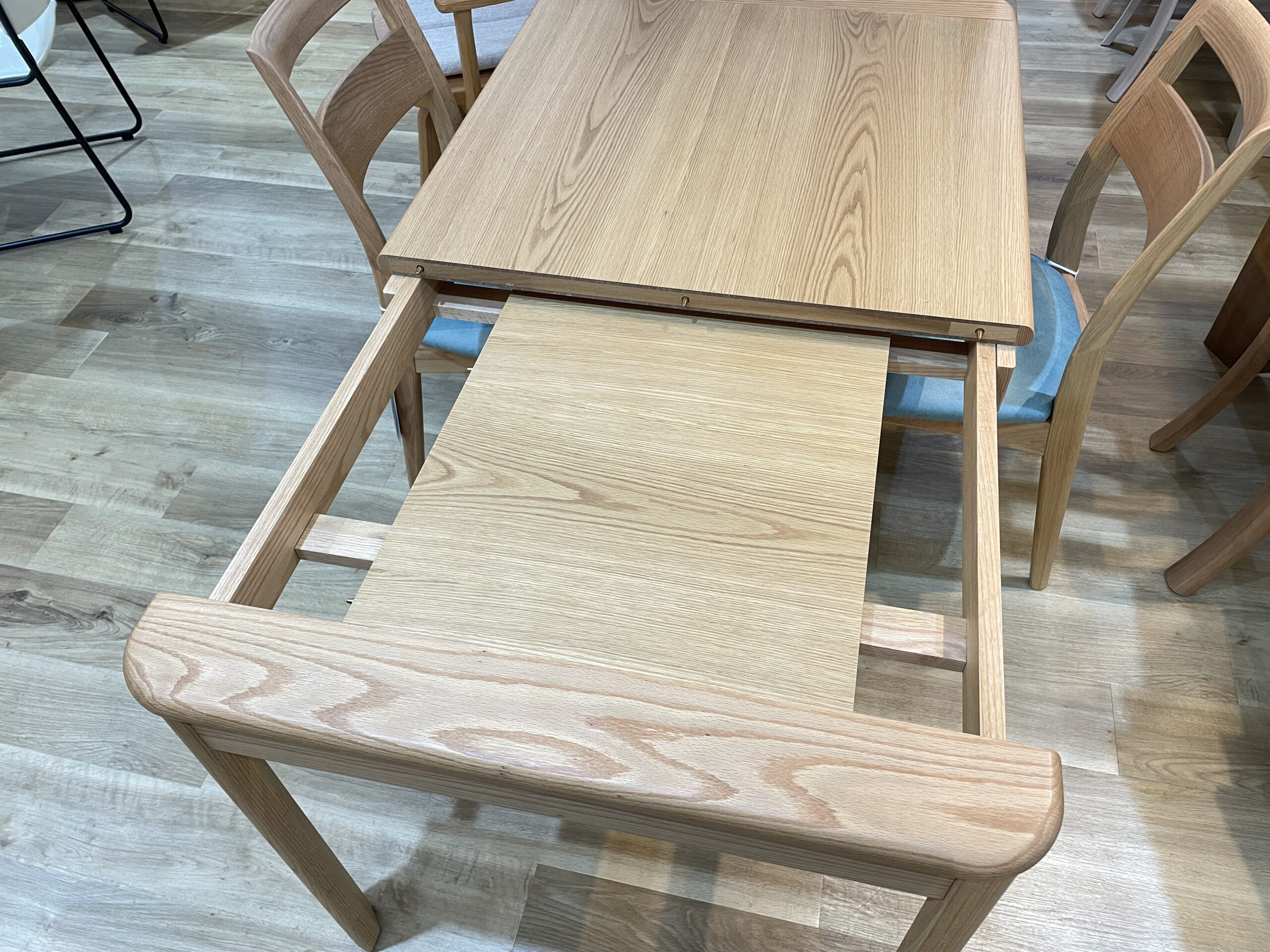 イバタインテリア　伸長式ダイニング３点セット